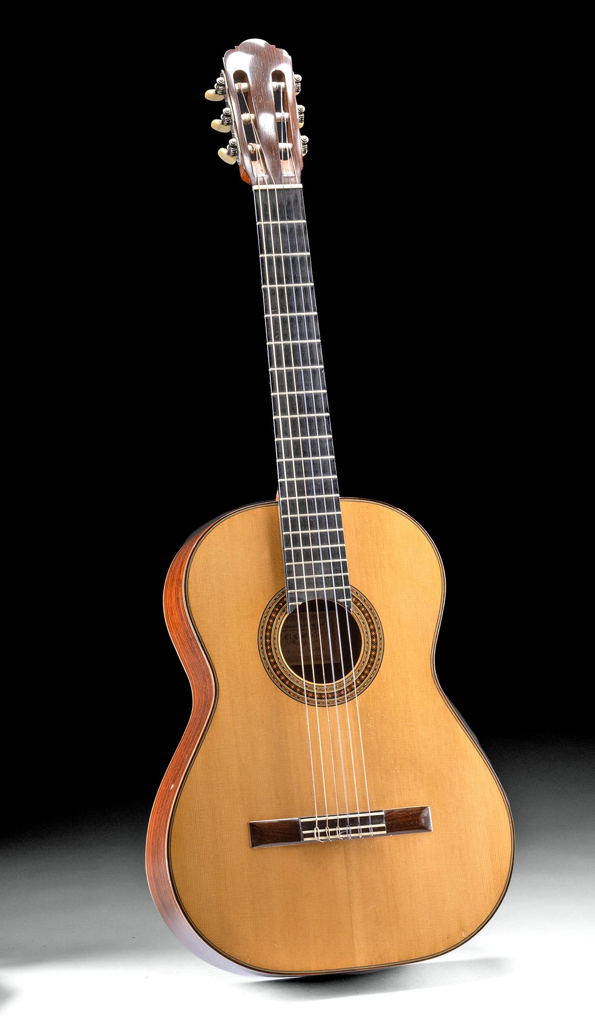 1964 Manuel Velasquez Guitar - El Clasico Special (1 of 5)