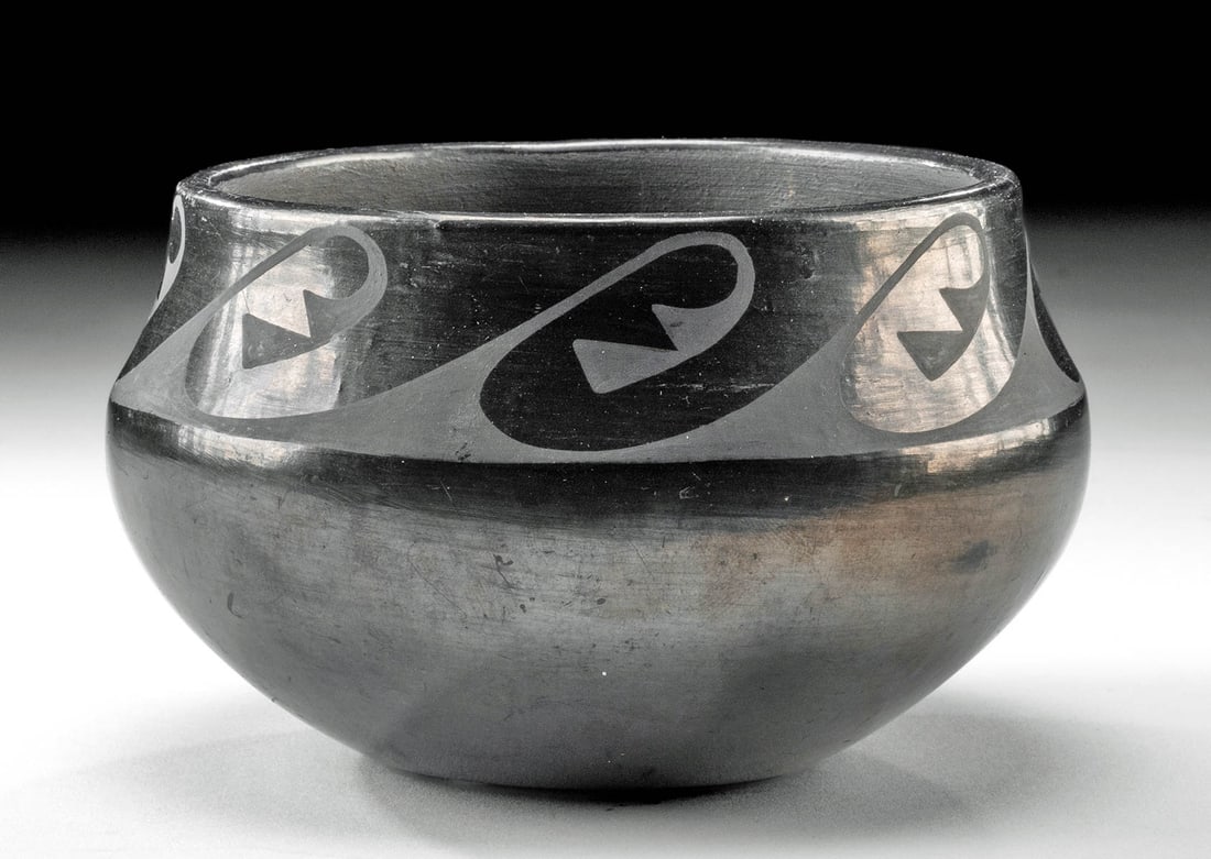 1920s Maria Martinez Black-on-Black Bowl (1 of 5)