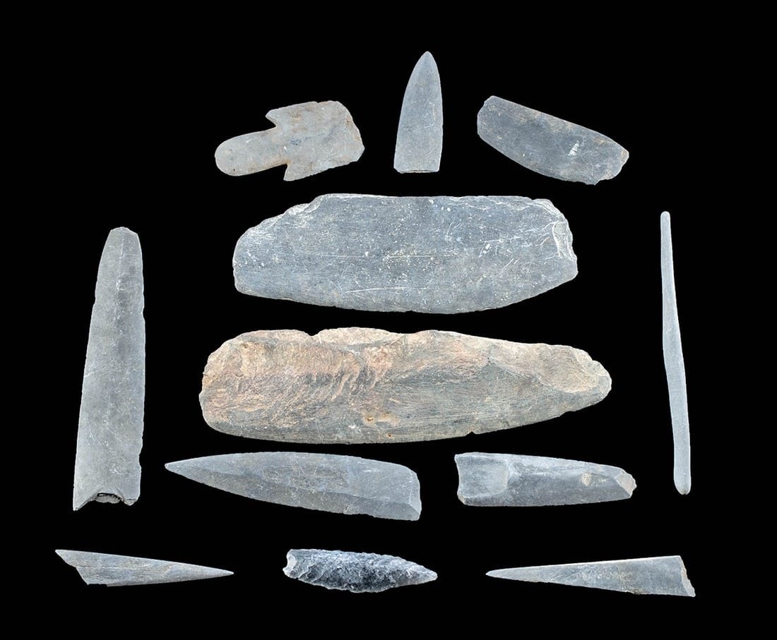 12 Native American Tools / Points, Slate & Obsidian: **Originally Listed At $300** Native American, Pacific Northwest Coast, ca. late 19th to early 20th century CE. A great collection of stone tools and projectile points that served a variety of hunting