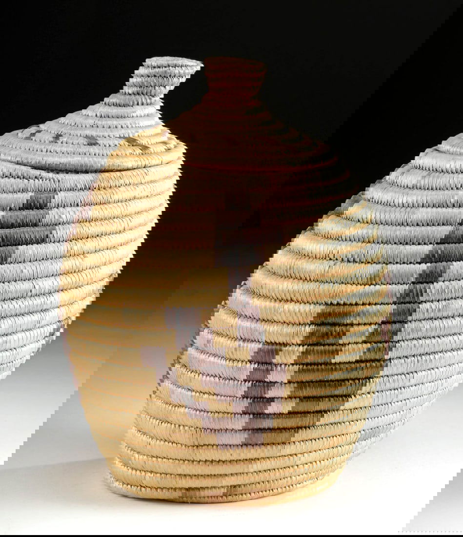 Native American Alaskan Yupik Lidded Basket w/ Birds (1 of 4)