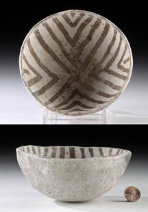 Prehistoric Anasazi Black on White Bowl, Reserve Style: Native American, Southwestern United States, Arizona, Mesa, Anasazi (Ancestral Puebloan), ca. 1000 to 1200 CE. This is a lovely hand-built pottery Reserve style black-on-white bowl with a round and