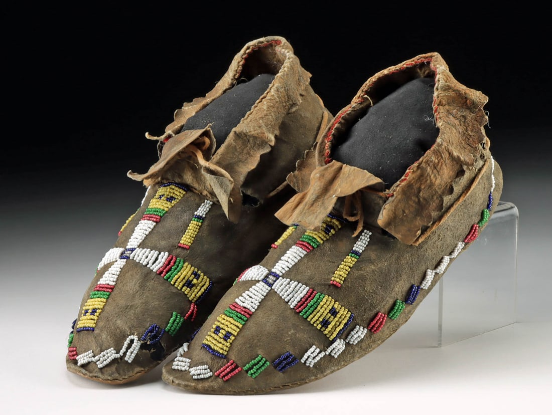 1880s Native American Crow Beaded Moccasins (pr) (1 of 2)