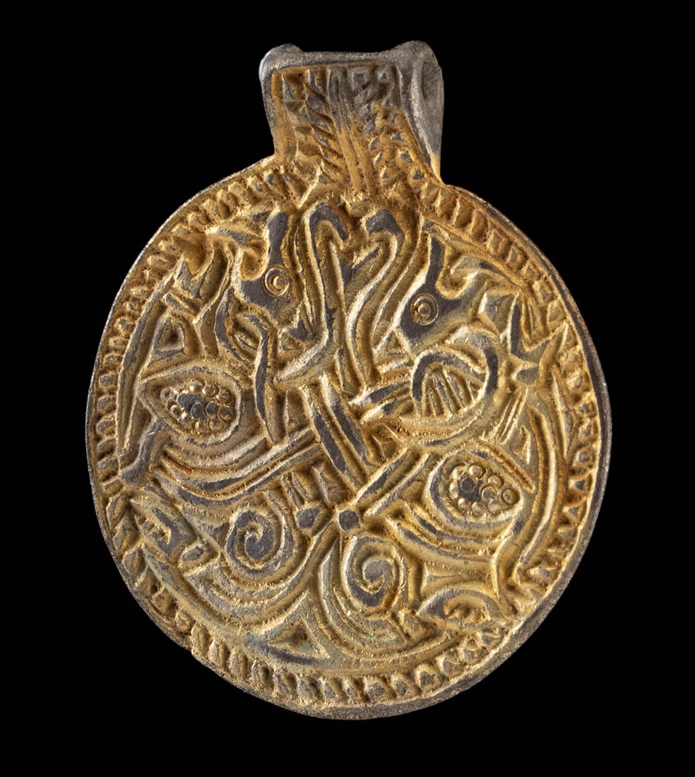 9th C. Viking Gilt Silver Pendant Entwined Beasts (1 of 2)