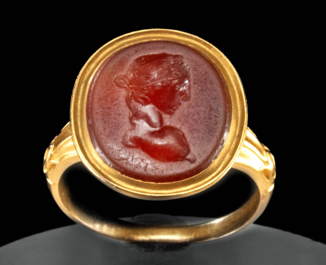 16th C. Renaissance Gold Ring Carnelian Intaglio Diana / Venus (1 of 2)