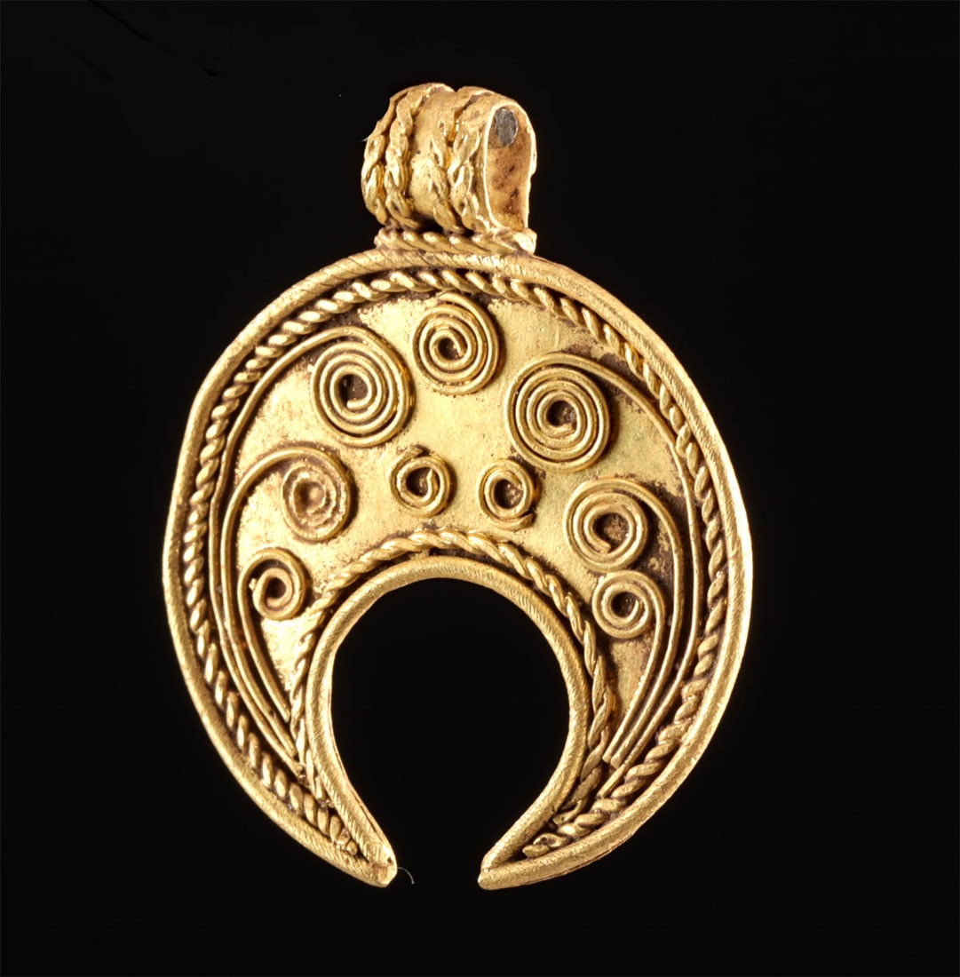 Hellenistic Gold Lunula Pendant, Filigree Decoration (1 of 2)