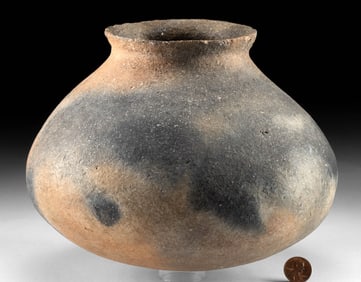 Early Native American Tesuque Pottery Olla