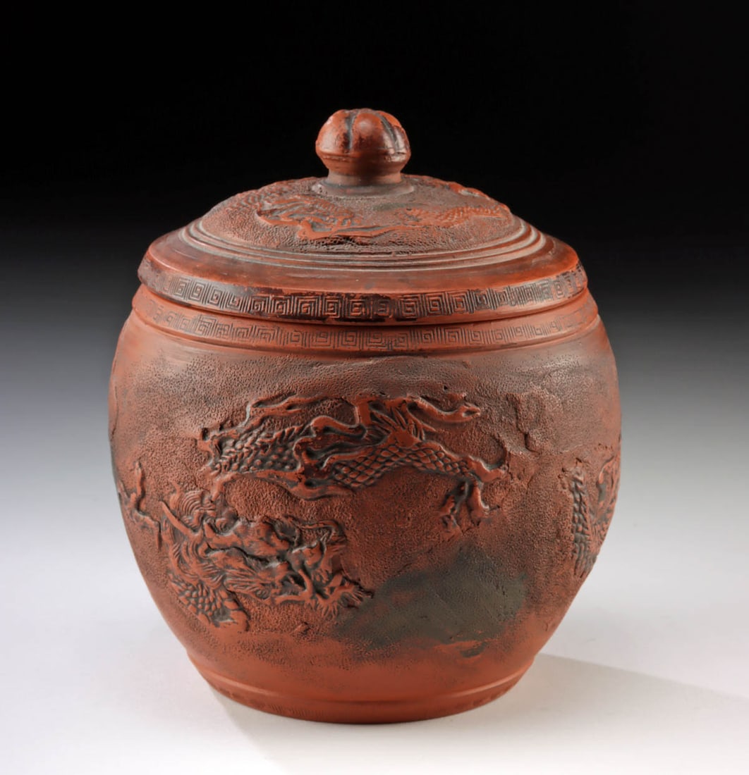 Japanese Meiji / Taisho Tokoname Lidded Jar Dragons (1 of 3)