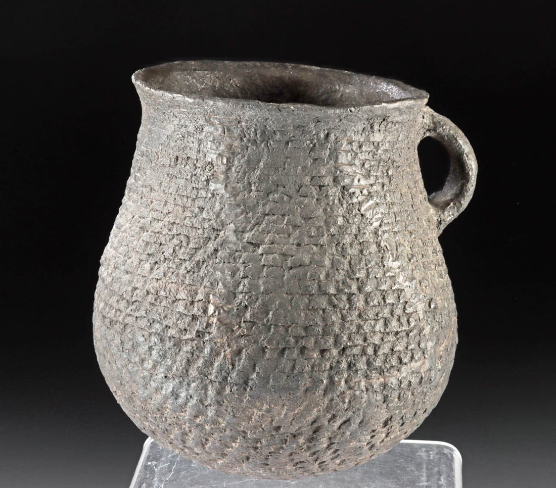 Prehistoric Mimbres / Mogollon Corrugated Pottery Olla (1 of 3)