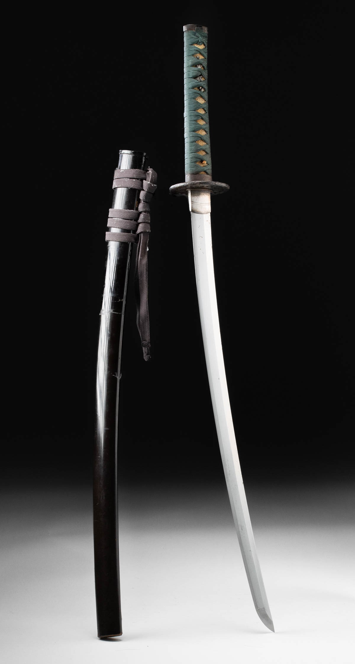 Japanese Edo Sword: Mumei O-Wakizashi Mumei Koshirae (1 of 3)