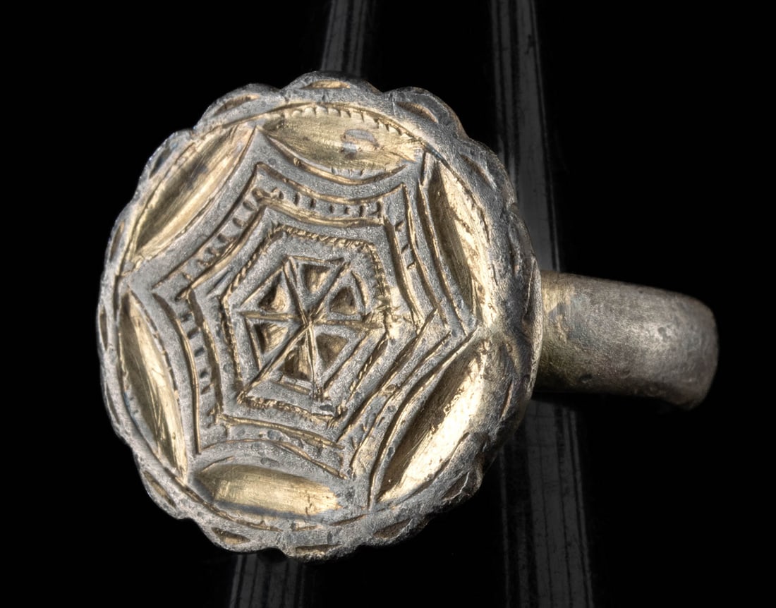 Medieval European Gilt Silver Ring w/ Geometric Motif (1 of 3)