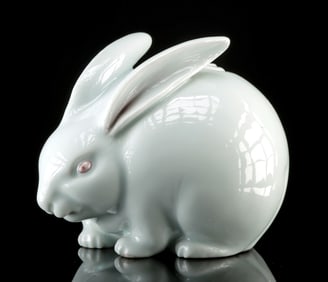 Japanese Porcelain Rabbit Incense Burner by Makuzu Kozan II