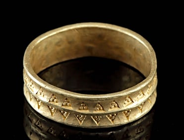 8th C. Scandinavian Viking Gold Ring, Triangular & Pellet Motifs