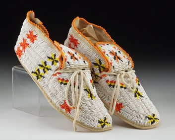 Native American Cheyenne Beaded Moccasins (pr)