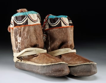Inuit Caribou Beaded Hide / Sealskin Mukluks (pr)