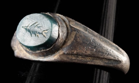 Roman Silver Ring w/ Stone Intaglio of Frond / Wheat