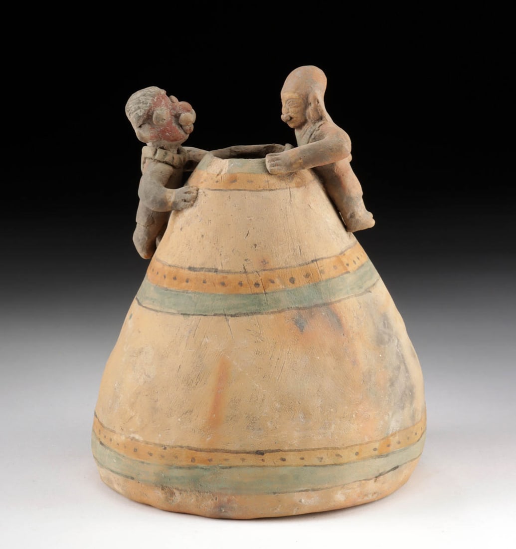 Jamacoaque Pottery Vessel w/ Figures (1 of 5)