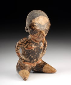 Nayarit Chinesco Seated Figure - Polychrome Body Paint