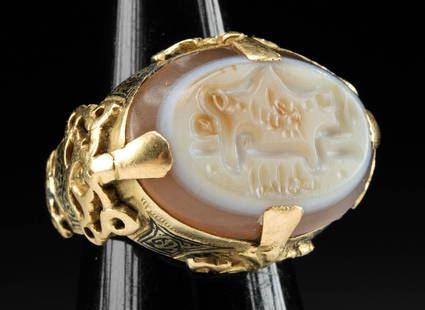12th C. Persian Gold Ring, Inscribed Agate Intaglio: Near East, Persia (modern-day Iran), Seljuq Empire, ca. 12th to 13th century CE. A remarkable and wearable Islamic gold signet ring from the high medieval period, featuring an engraved banded agate in