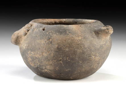 Intact Mississippian Zoomorphic Effigy Pottery Bowl: Native American, Southeastern or Midwestern United States, Mississippian / Caddo culture, ca. 1200 to 1700 CE. A hand-formed pottery effigy bowl with a zoomorphic design. The vessel features a rounded