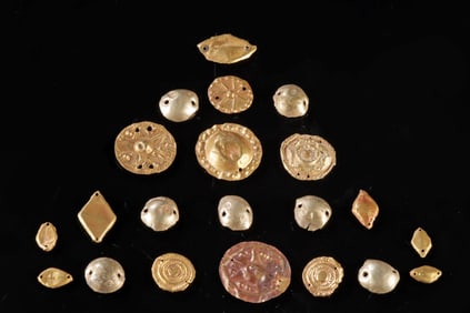 Lot of 21 Greek Gold Clothing Ornaments - 4.9 g
