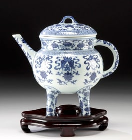 Qing Blue and White He Ewer - Qianlong Seal Mark