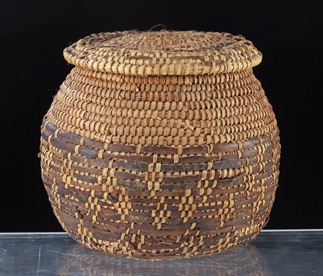 Early Arabian Bedouin Lidded Palm Basket (1 of 3)