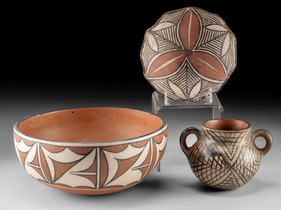 Group of 3 Santo Domingo Pottery Vessels (1 of 2)
