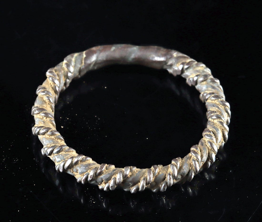 9th C. Viking Silver Twisted Wire Ring (1 of 2)