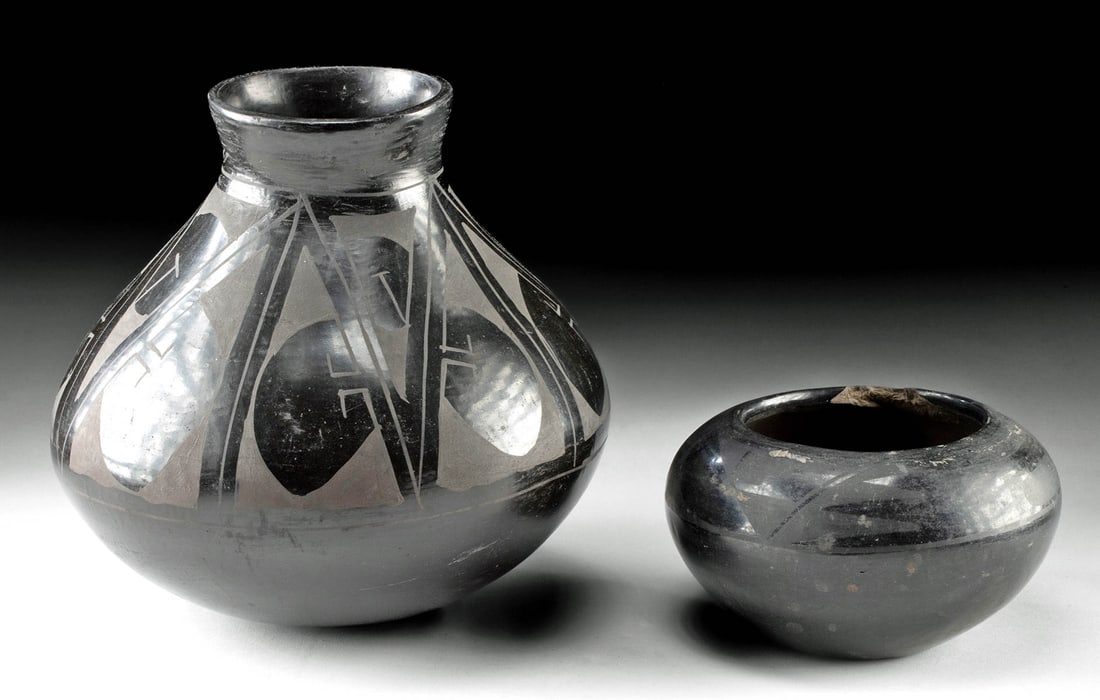 Native American Olla + Mata Ortiz Jar (Lupe Soto) (1 of 4)