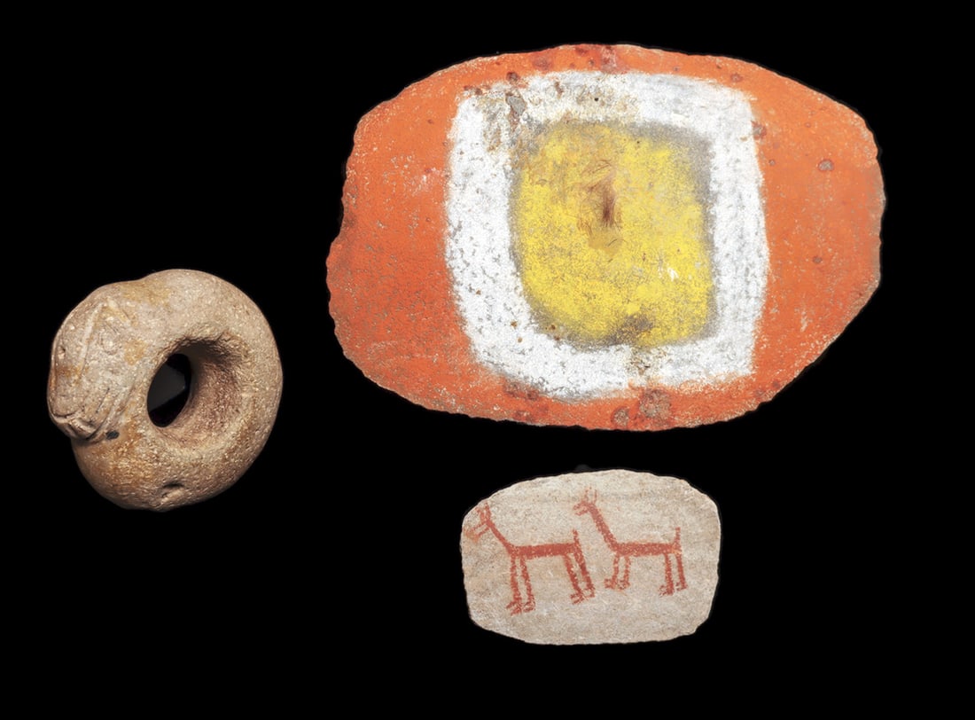 Chuca Painted Stone Plaque & Painted Llamas on Stone &: Three different stone examples, including a Chuca painted hardstone plaque having a tricolor painted box decoration. Scattered mineral deposits on the painted surface. Intact, exc. cond. A very nice e