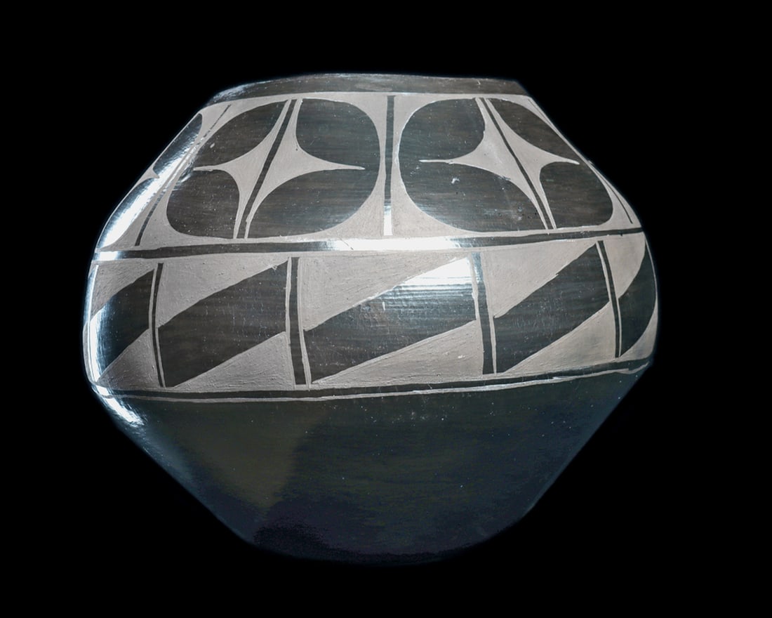 Rafealita Aguilar Large Blackware Pottery Storage Jar (1 of 1)