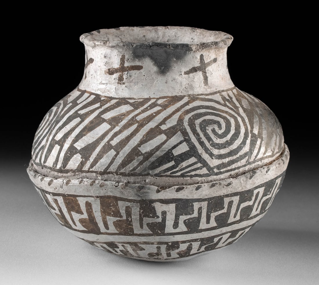 Anasazi Black-on-White Compound Jar - Ridge Form (1 of 5)