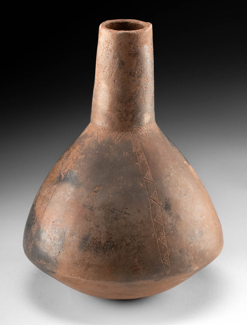 Mississippian Hume Engraved Bottle, ex Daniel Wolf (1 of 3)