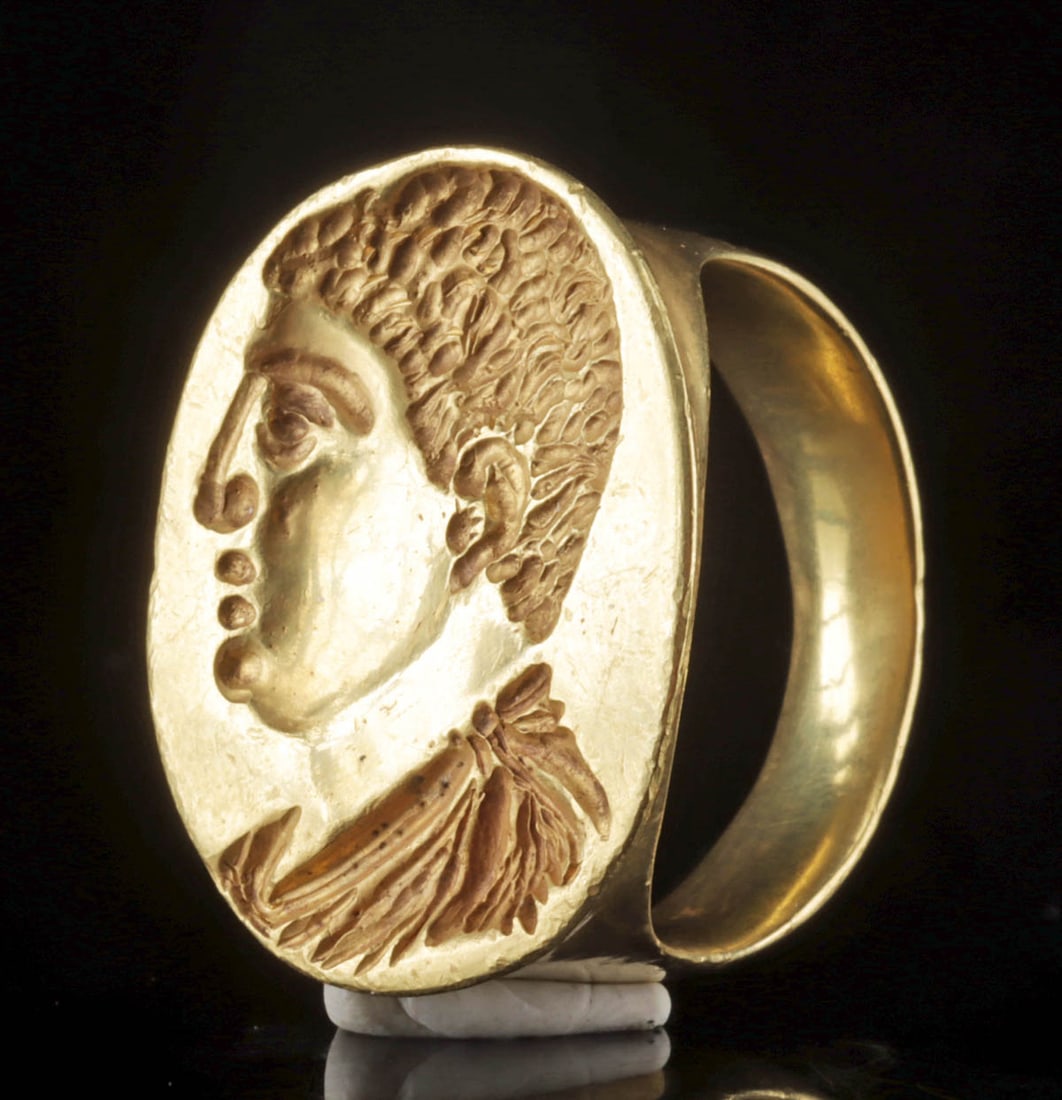 Late Roman Imperial Gold Portrait Ring - Male Bust, 21K (1 of 3)