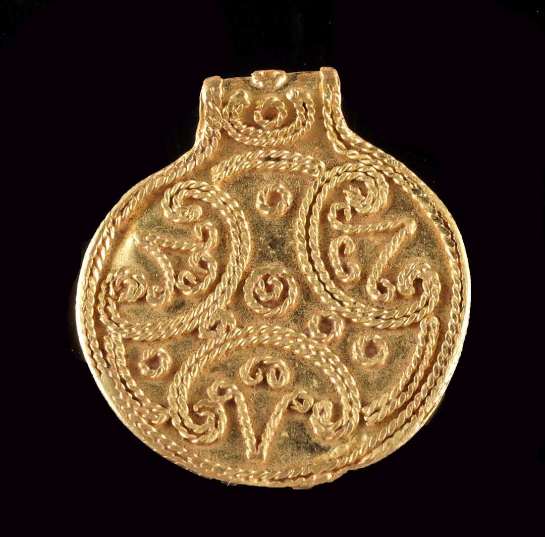 Superb Viking Gold Pendant with Twisted Filigree (1 of 2)