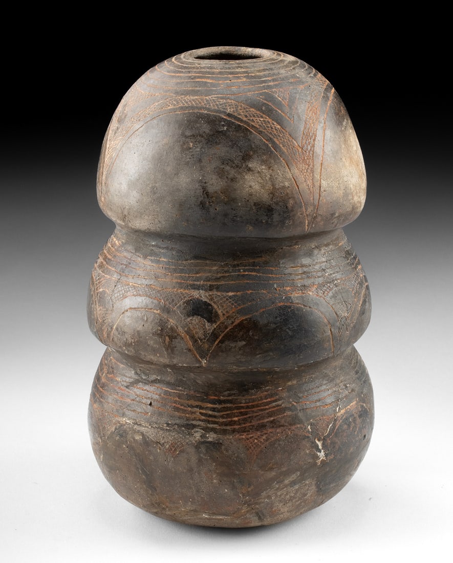 Extremely Rare Caddo Pottery Tri-Lobed Seed Jar (1 of 4)