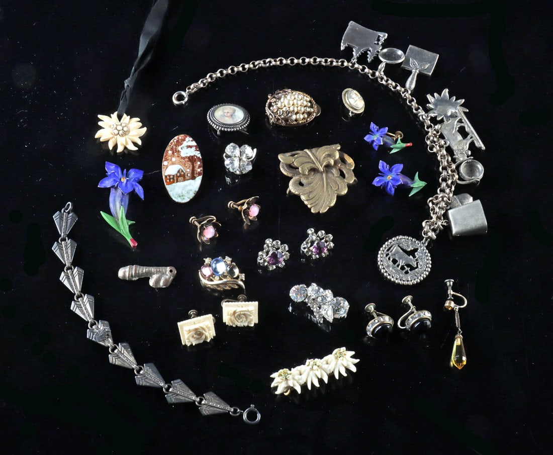 Vintage Costume Jewelry, Includes Silver & Gilt Pieces (1 of 1)