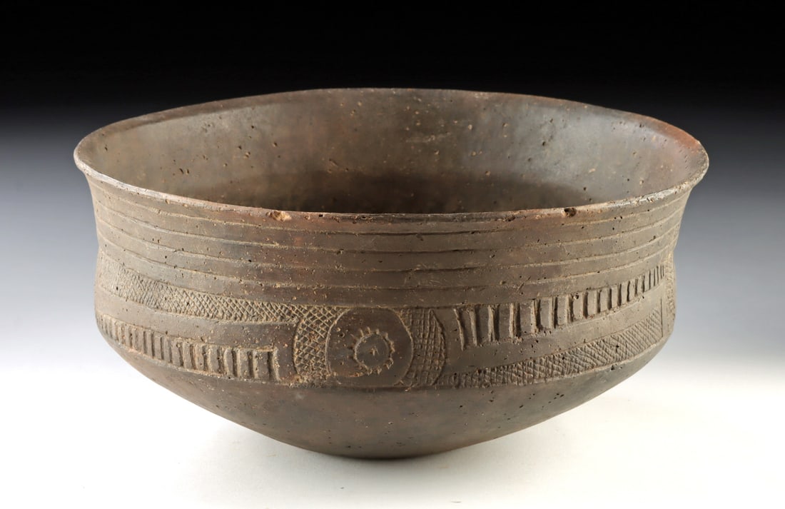 Caddo Incised Pottery Bowl - Geometric Motif (1 of 5)