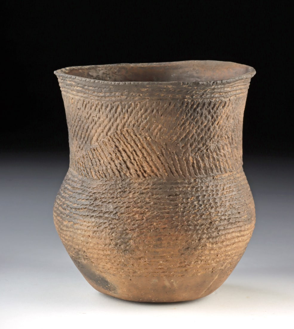 Mississippian Caddo Corrugated Pottery Jar (1 of 3)