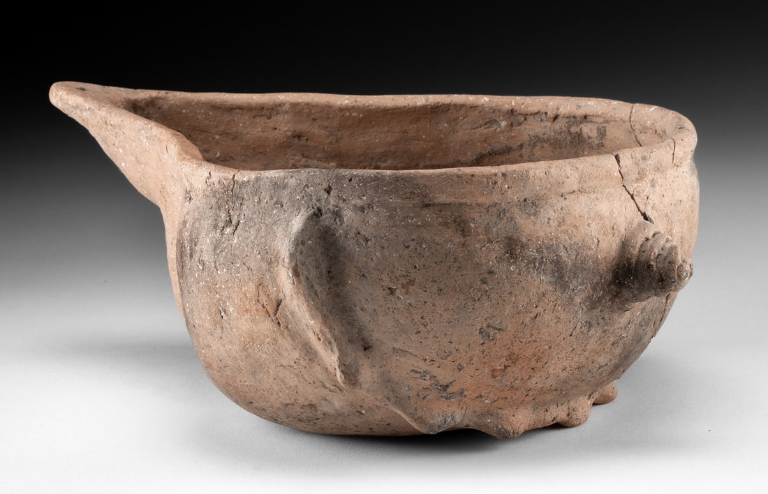 Mississippian Pottery Whelk Shell Effigy Basin (1 of 4)