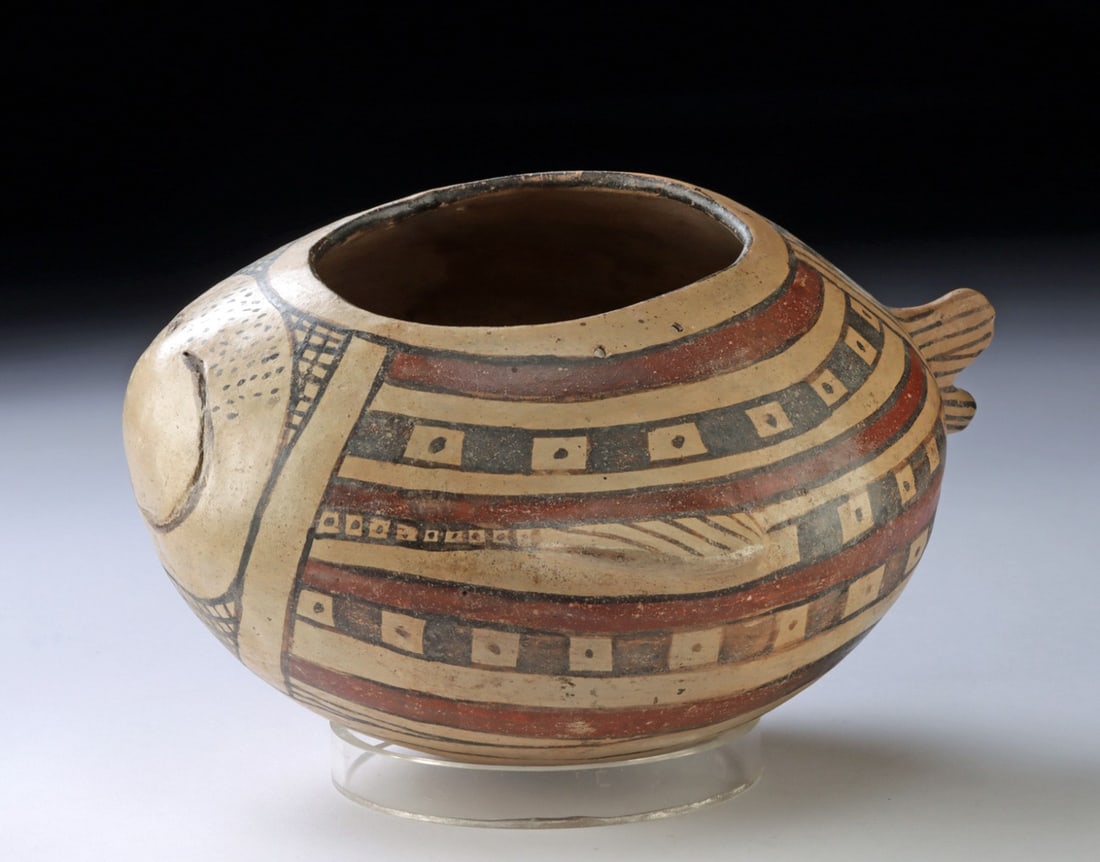 Panamanian Gran Coclé Fish Effigy Vessel, Relief Fins & Net Incision (1 of 6)