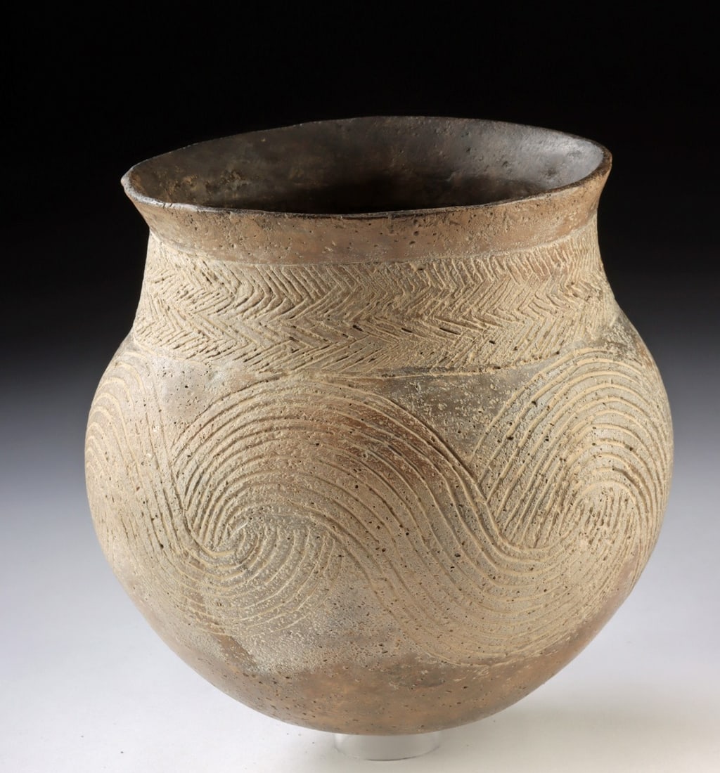 Mississippian Pottery Jar - Incised Swirl Motifs (1 of 3)