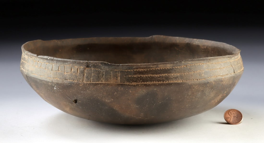 Caddo Means-Haley Engraved Pottery Bowl (1 of 4)