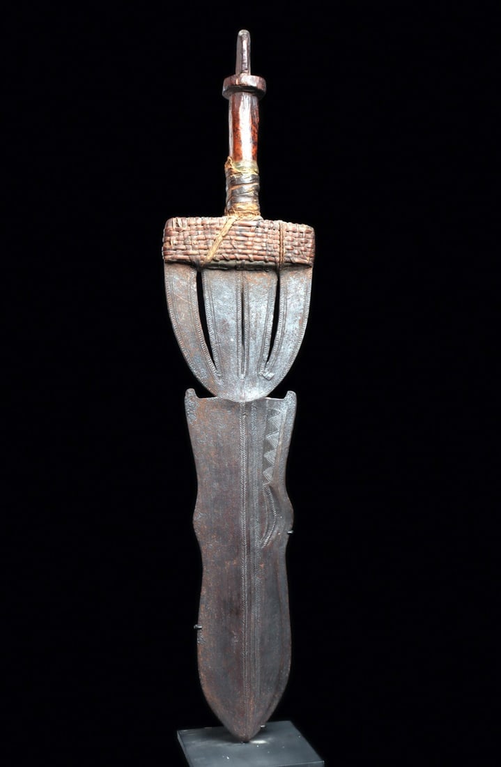 Ngombe Sword (1 of 4)