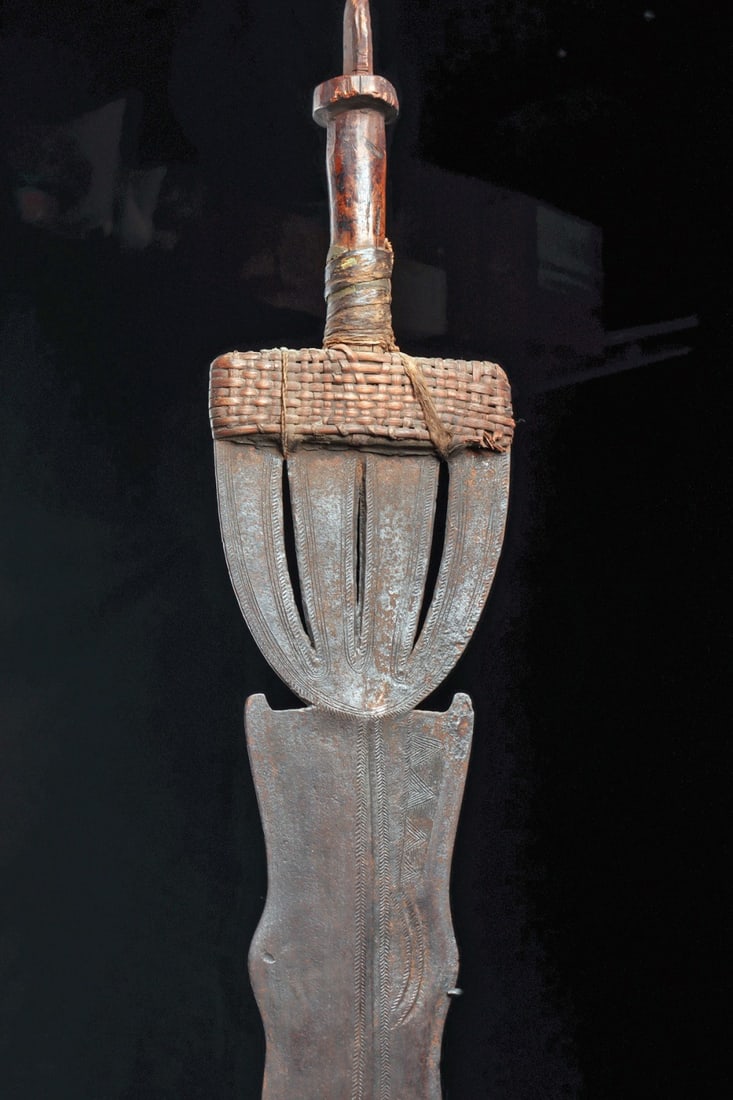 Ngombe Ceremonial Iron Blade | Rattan Wrap & Leather Grip - 2