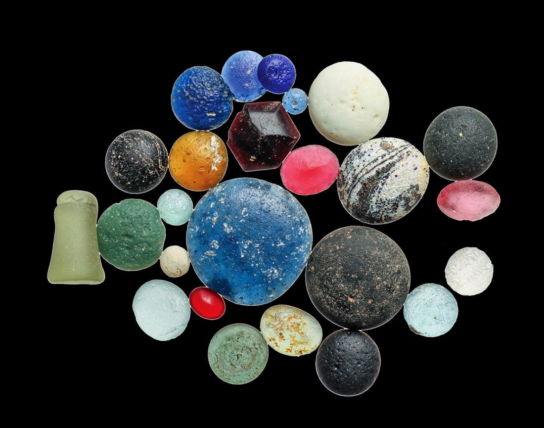 Ancient Lot of Glass Gemstones (25) (1 of 1)