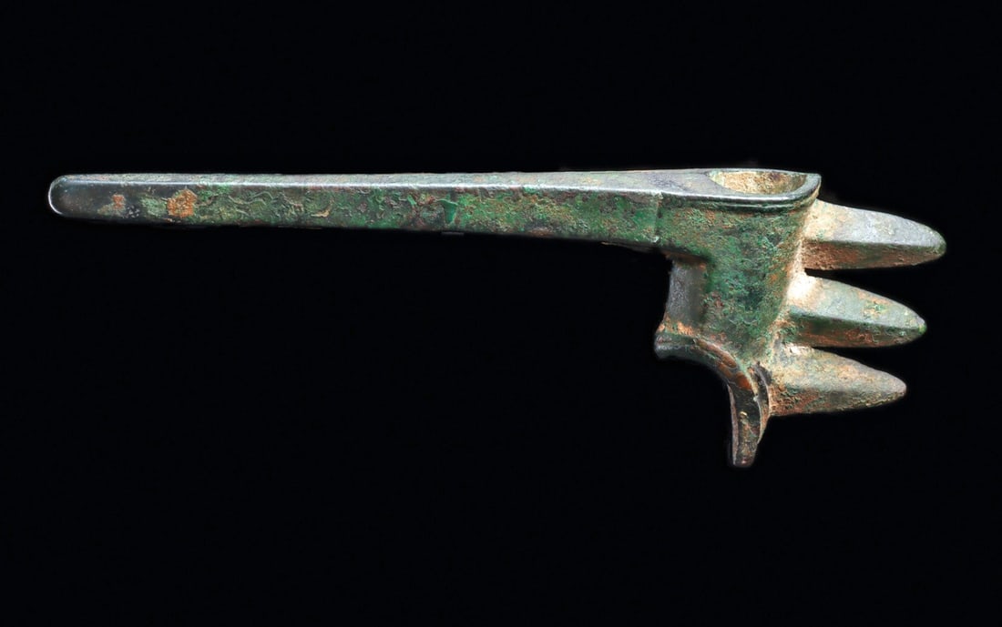 Luristan Bronze Axe Head (1 of 4)