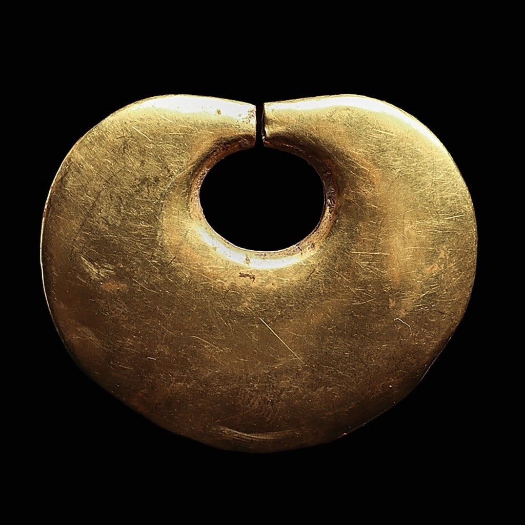 Sinu Gold Nose Ornament (1 of 4)