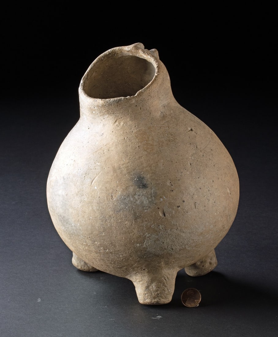 Published Mississippian Hooded Owl Effigy, Tripod Legs (1 of 4)