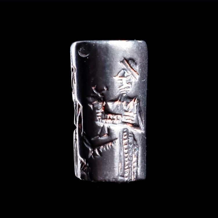 Mesopotamian Black Hemitite Cylinder Seal (1 of 5)